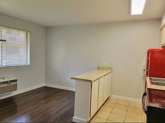 2nd image of 1945 W Sweetwater Ave APT 104