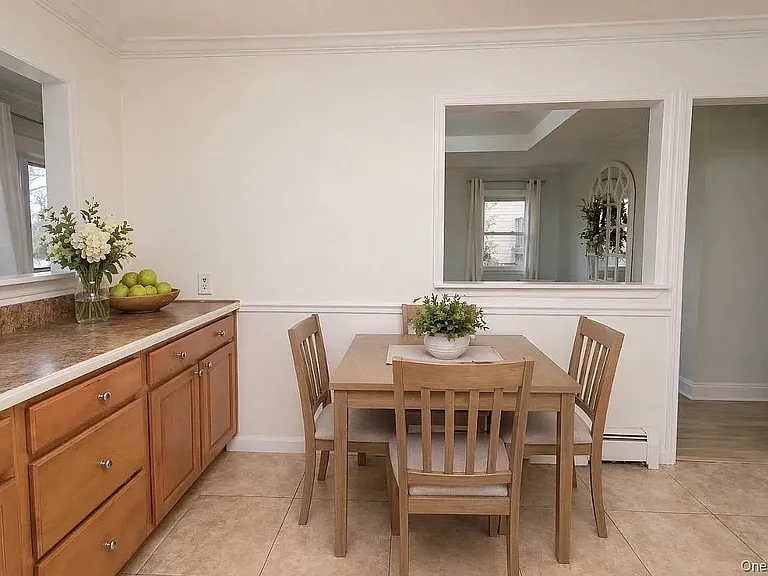 67 Westminster Dr — Photo 4