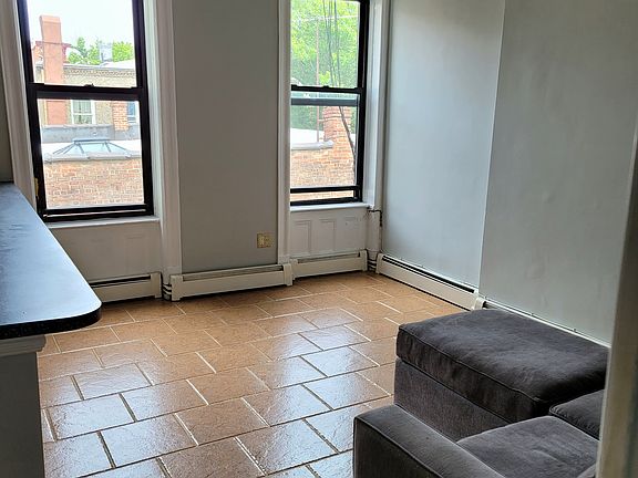 2nd image of 463 12th St #2