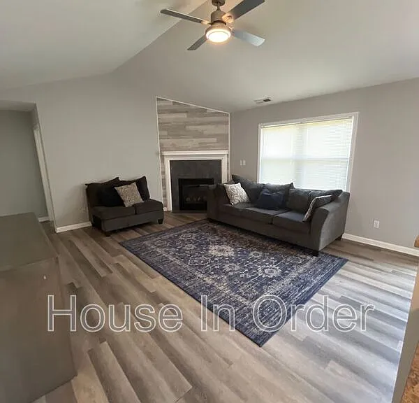 33 Woodcreek Cir — Photo 11