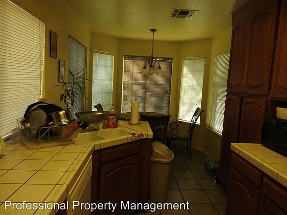 3rd image of 5500 Laguna Park Dr