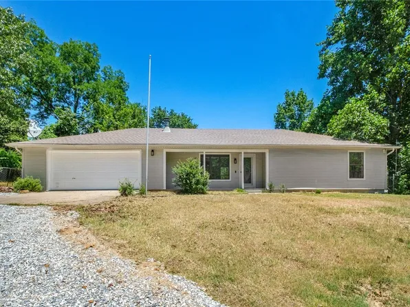 15654 Hickory Ln, Lowell, AR 72745