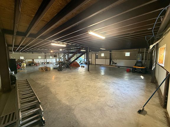 3rd image of 119 Mylea Ln
