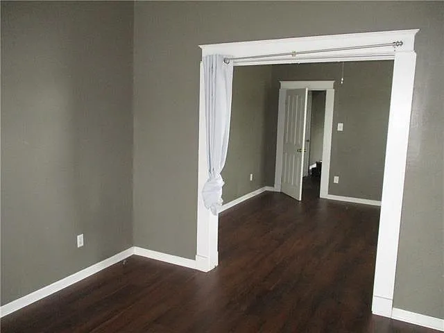 2 bed, 1.0 bath, 839 sqft, $1,350 — Photo 3