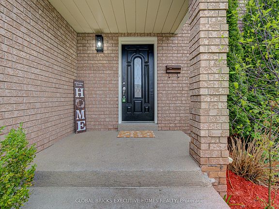 5th image of 35 Attwood Dr