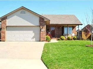 2716 N Rushwood Dr, Augusta, KS 67010