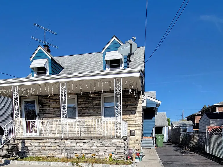 610 Lindegar St — Photo 1
