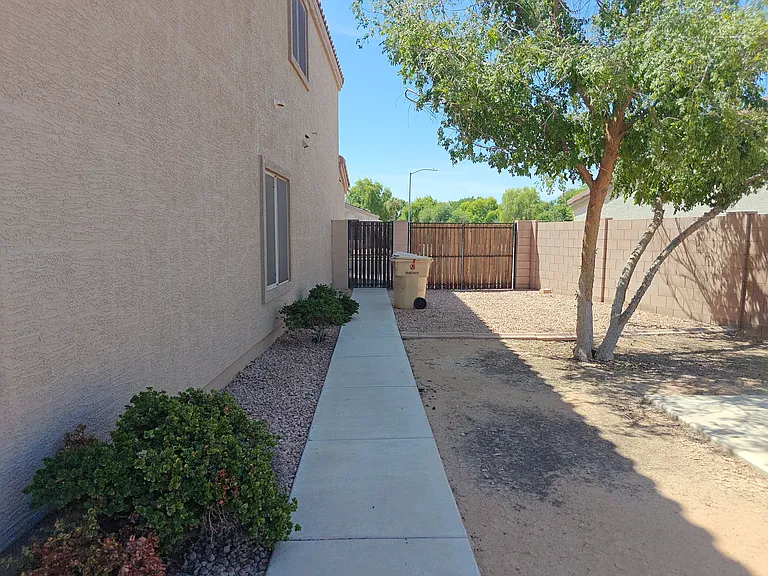 8638 W Keim Dr — Photo 22