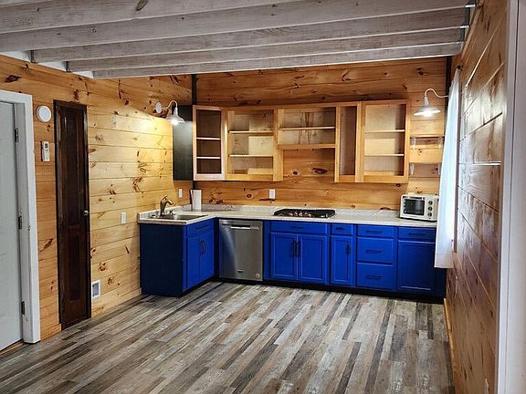2nd image of 276 Shady Grove Ln