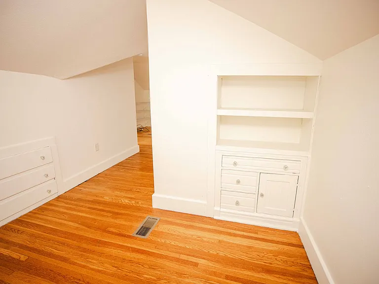 1554 Oak St #203 — Photo 21