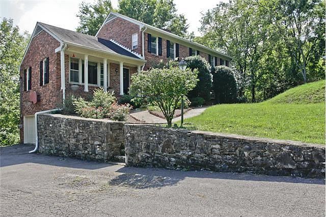 1st image of 1205 Saxon Dr