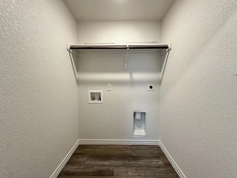 121 Dolphin Dr — Photo 28