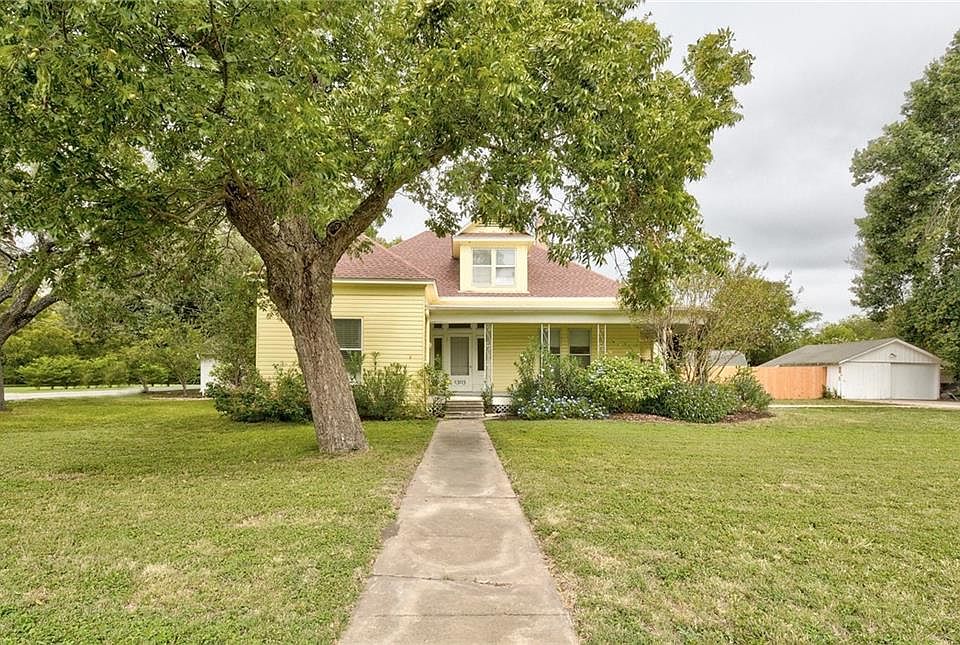 1st image of 1303 W San Antonio St
