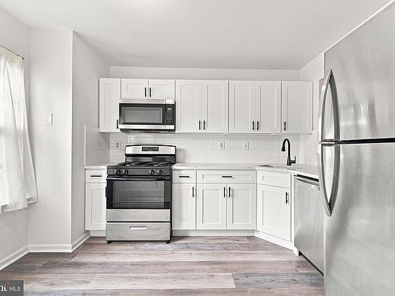 4th image of 405 Atlanta Ct