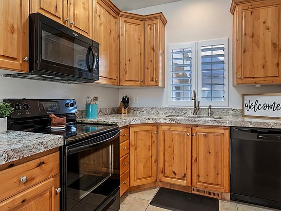 5th image of 604 Normandy Loop Ln