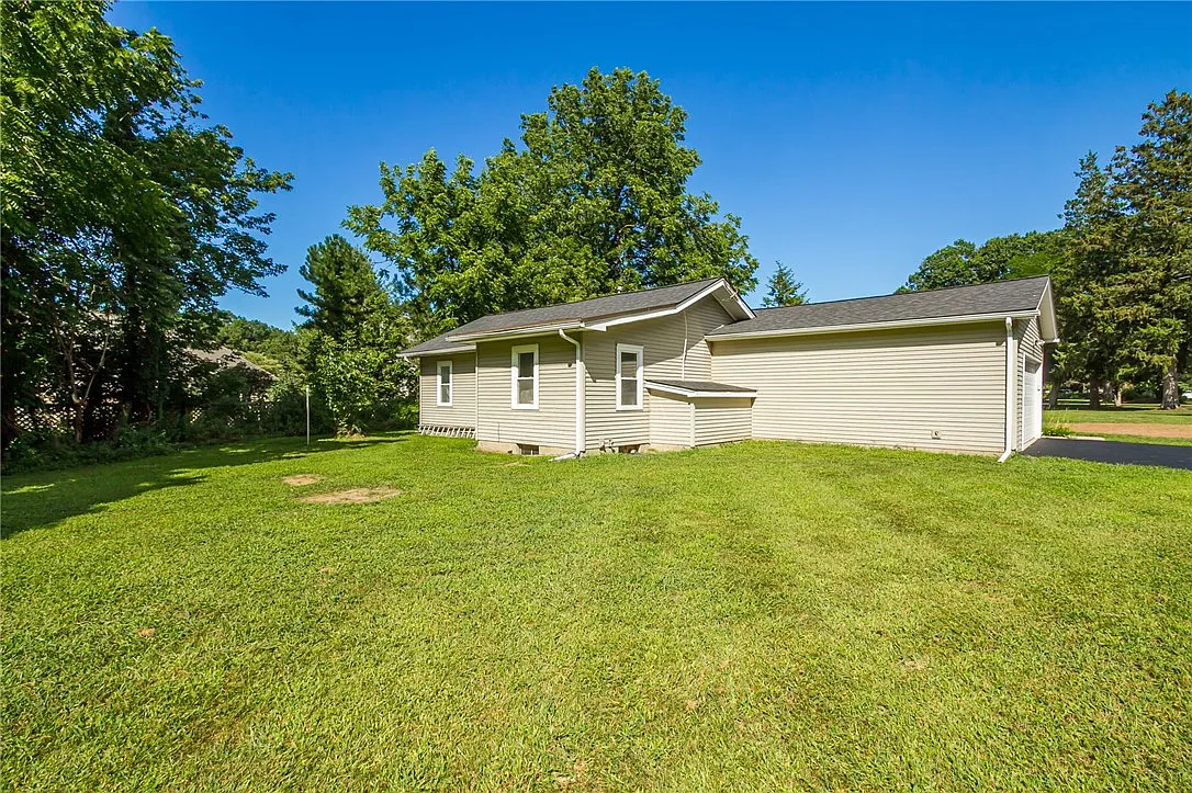 2 bed, 1.0 bath, 1133 sqft, $2,195 — Photo 4