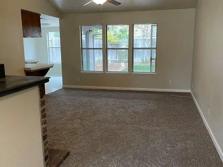 6505 Fuego Way — Photo 4