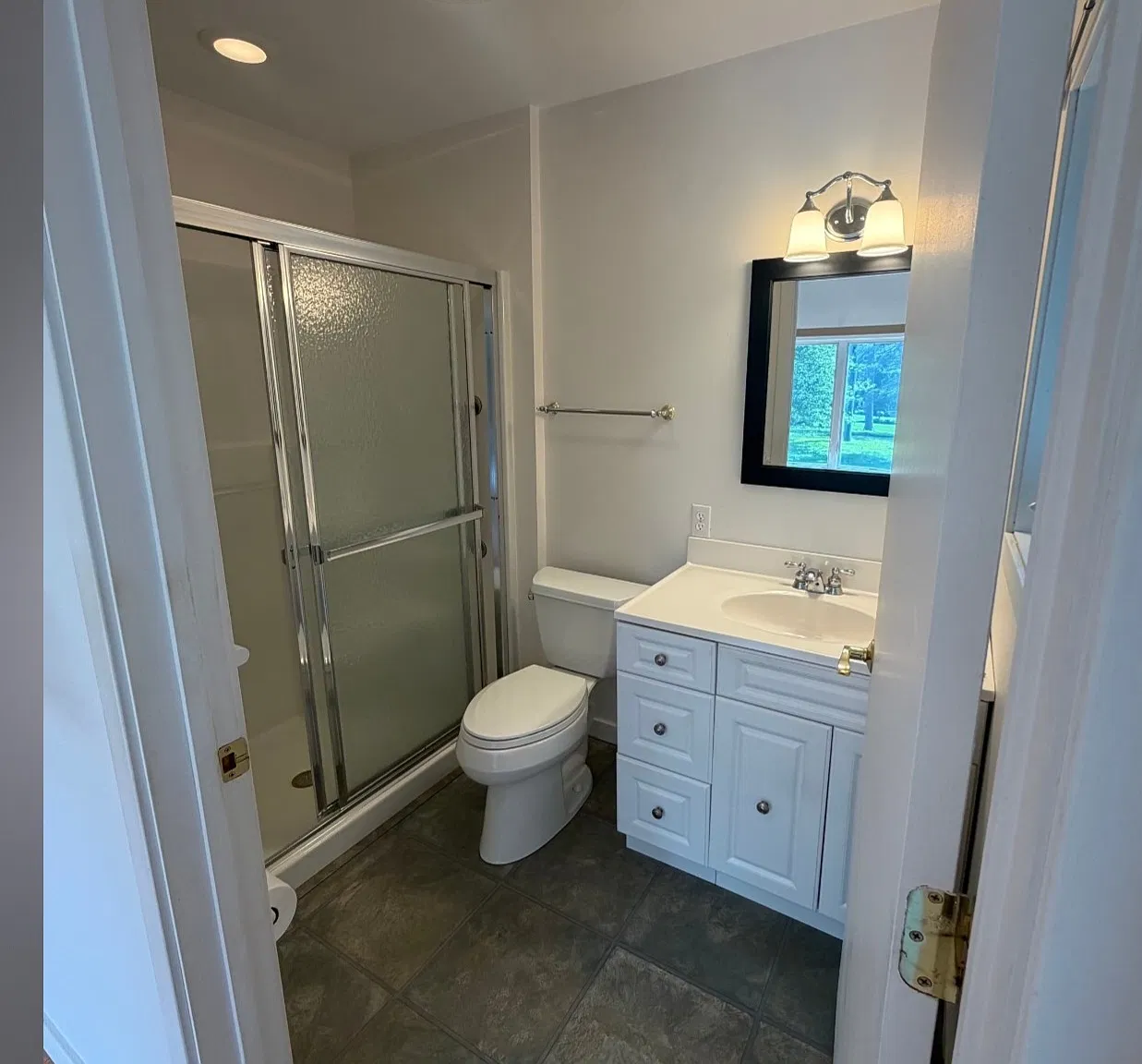 2 bed, 950 sqft, $3,000 — Photo 4