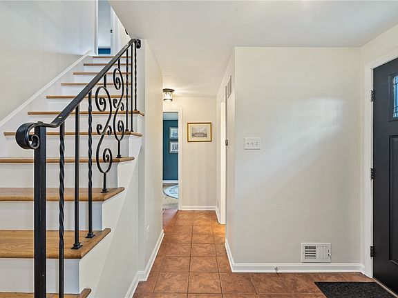 2nd image of 2035 Menold Dr