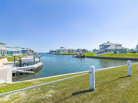 4th image of 1025 N Isle Dr