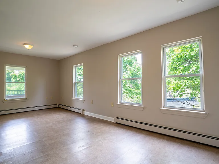 4 Lebanon Ct #C — Photo 6