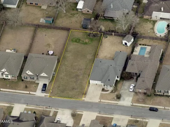 111 Tortoise Ln, Broussard, LA 70518