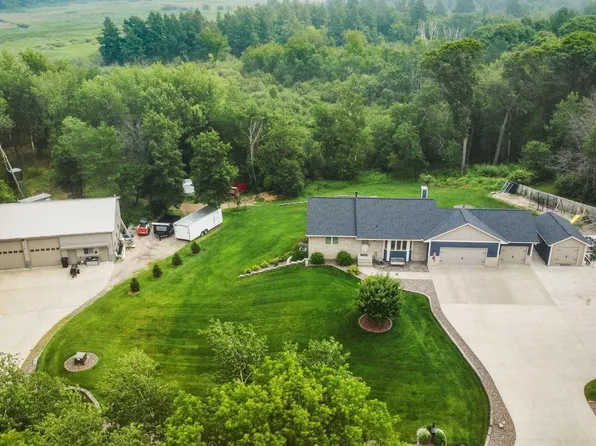 18315 Dahlia St NW, Oak Grove, MN 55011