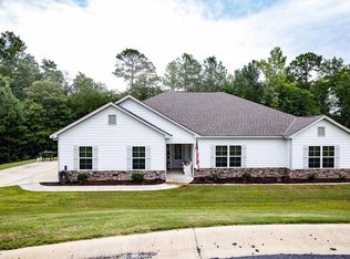 30 Veterans Ct, Fort Mitchell, AL 36856