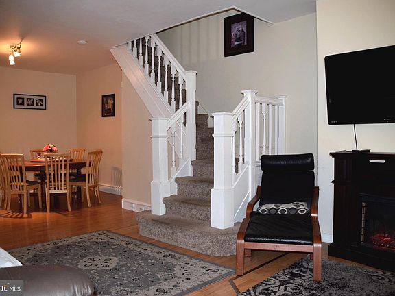 3rd image of 2352 E Allegheny Ave