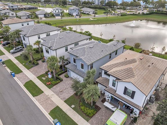 3rd image of 2854 Primrose Place