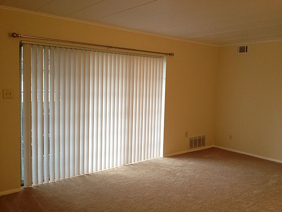 2nd image of 145 Lemoyne Ave APT 3