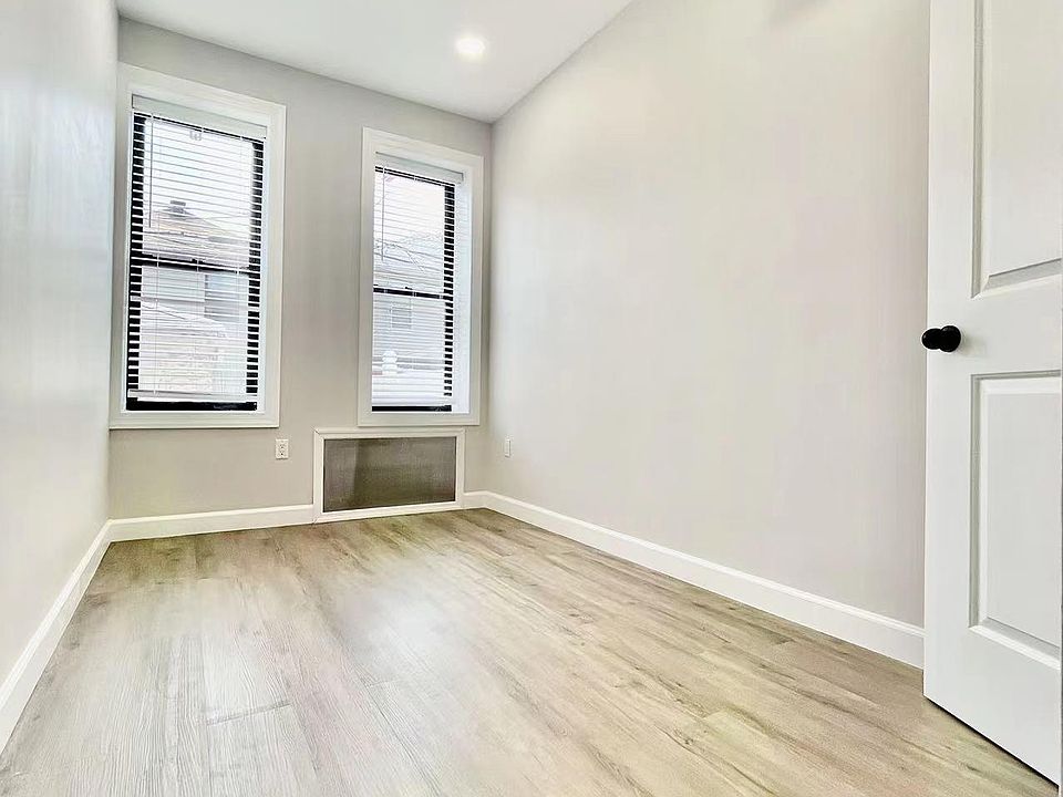1st image of 2052 76th St APT 1