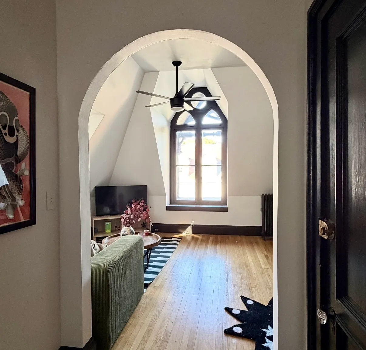 1 bed, 692 sqft, $1,900 — Photo 2