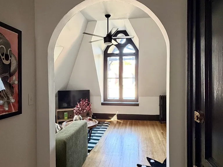 8 Claremont St #3B — Photo 2