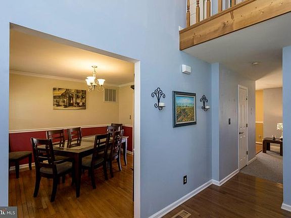 3rd image of 11815 Oakhurst Dr