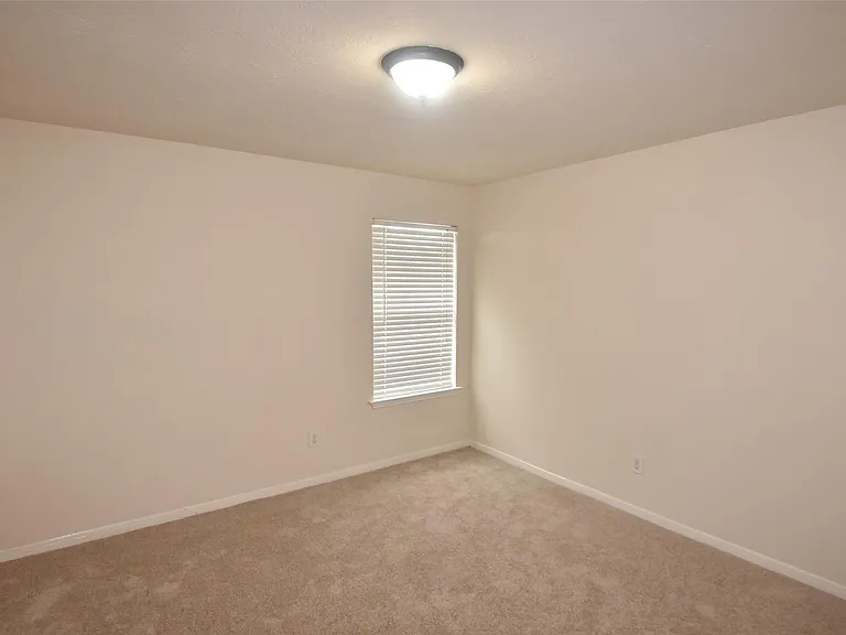 1035 Junction Ct — Photo 11