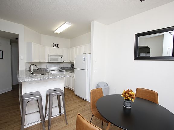2nd image of 15113 Harbour Vista Cir