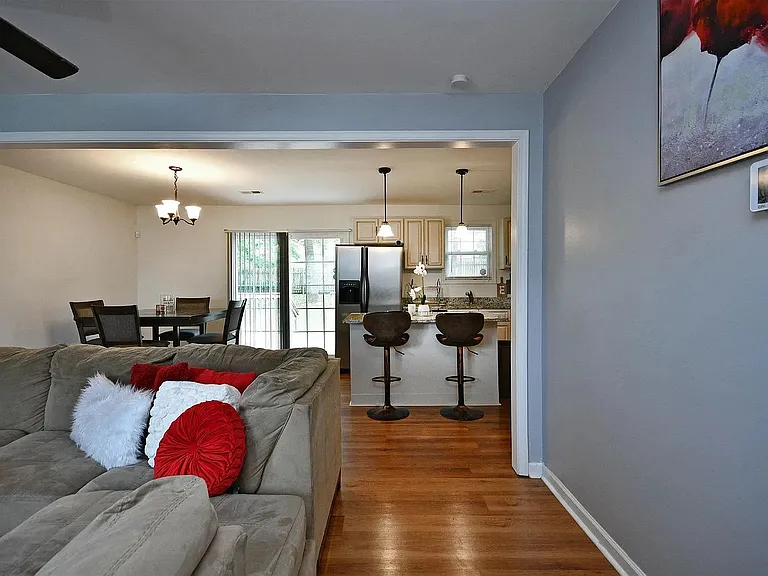 4 Blossom Dr — Photo 9