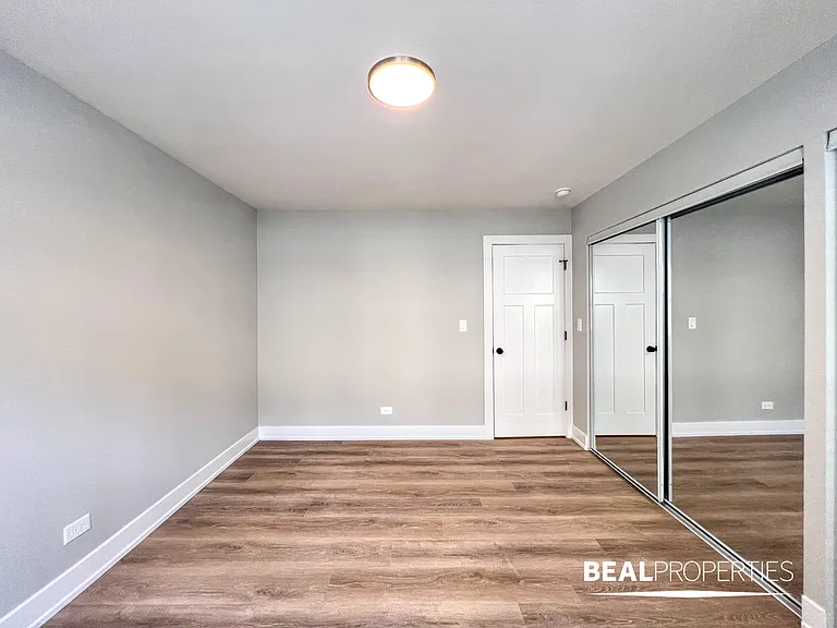 452 W Oakdale — Photo 45