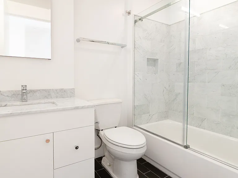 226 E 22nd St #5 — Photo 7