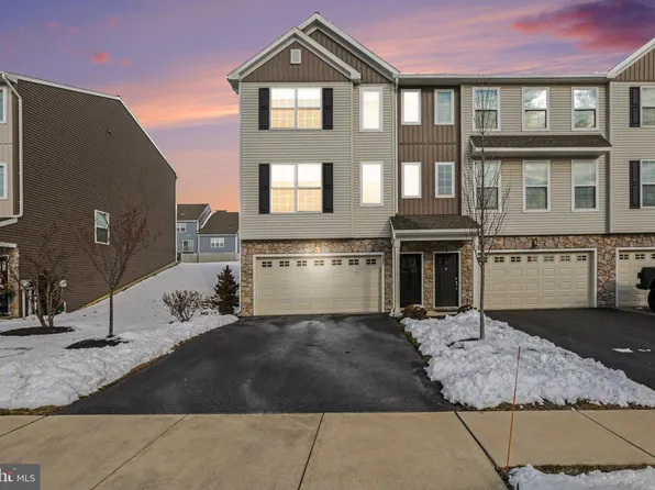 557 Brook Shire Ct, Mechanicsburg, PA 17055