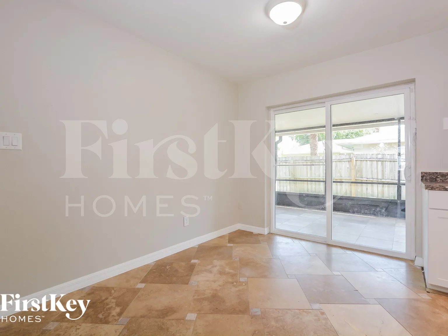 3 bed, 2.0 bath, 1200 sqft, $2,190 — Photo 4