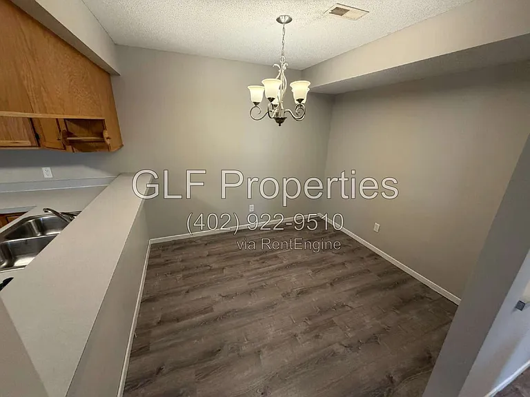 1710 Prairie Ave — Photo 4