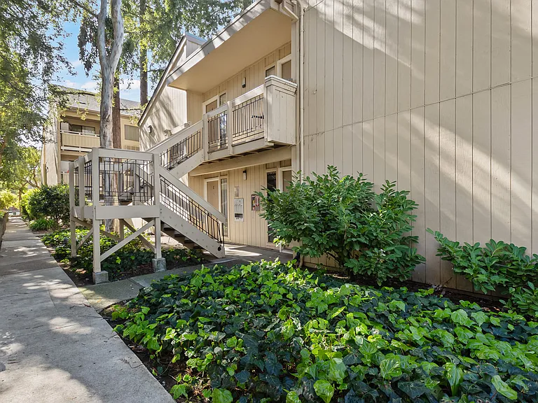 982 Kiely Blvd #F — Photo 30