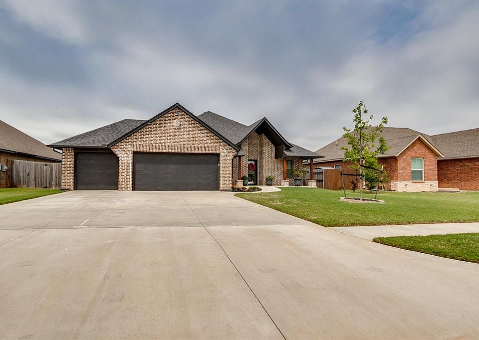 1st image of 1731 W Zachary Way