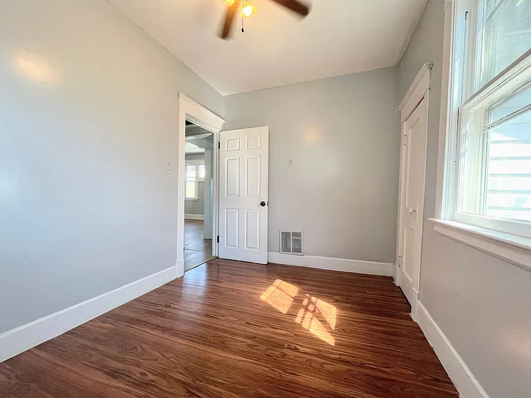 307 Berkshire Ave — Photo 5