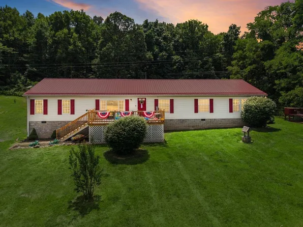 879 Cross Ave, Pearisburg, VA 24134