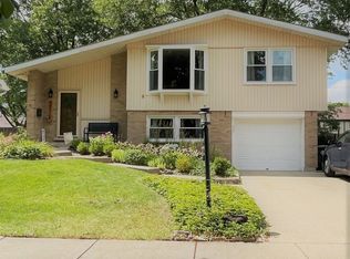 4507 Linden Ln, Rolling Meadows, IL 60008