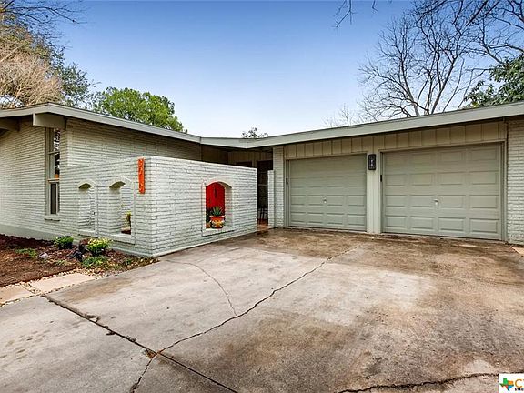 3rd image of 3010 Albin Dr