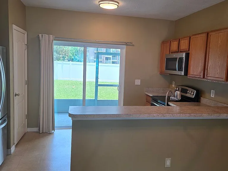 122 Wilton Cir — Photo 4